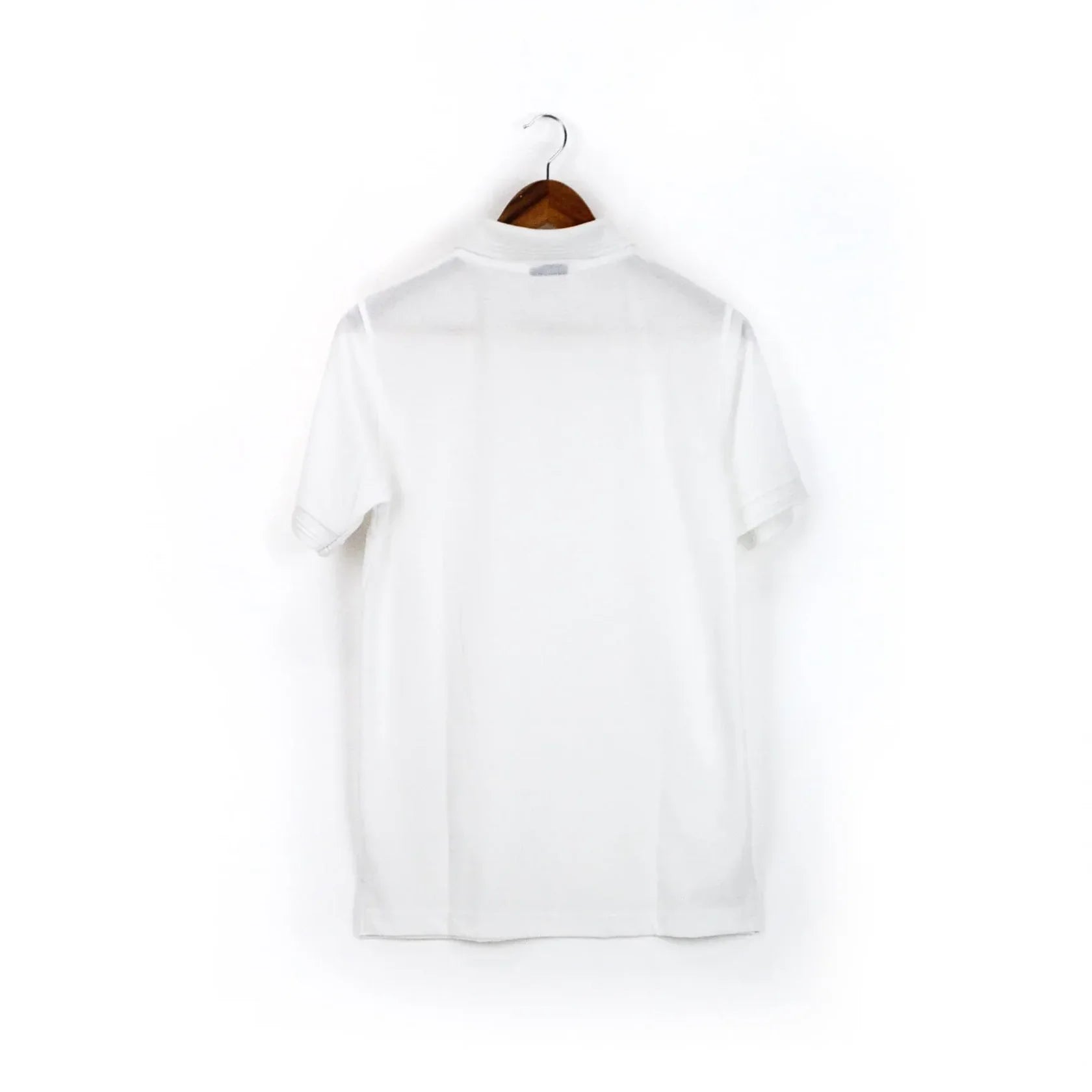  White polo shirt with premium cotton fabric